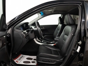 Седан Honda Accord 2017 года, 2170000 рублей, Красноярск