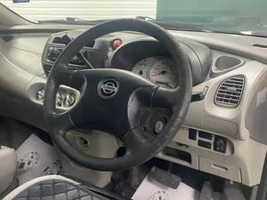 Минивэн Nissan Tino 2002 года, 369000 рублей, Ачинск