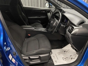 Внедорожник Toyota C-HR 2017 года, 1720000 рублей, Красноярск