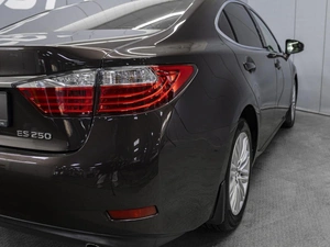 Седан Lexus ES 2014 года, 1990000 рублей, Омск