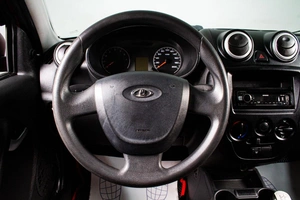 Лифтбек ВАЗ (LADA) Granta 2017 года, 589000 рублей, Сургут