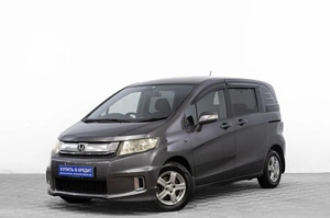 Минивэн Honda Freed 2015 года, 1349000 рублей, Барнаул