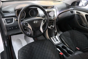 Седан Hyundai Avante 2011 года, 829000 рублей, Омск