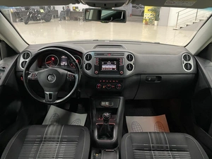 Внедорожник Volkswagen Tiguan 2016 года, 997000 рублей, Солонцы