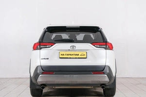 Внедорожник Toyota RAV4 2021 года, 3549000 рублей, Красноярск
