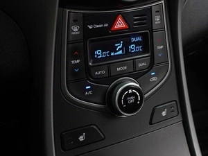 Седан Hyundai Elantra 2015 года, 1149000 рублей, Воронеж