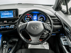 Внедорожник Toyota C-HR 2017 года, 1799000 рублей, Красноярск