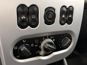 Хетчбэк Renault Sandero 2010 года, 475000 рублей, Орёл