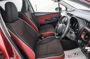 Хетчбэк Toyota Vitz 2017 года, 979000 рублей, Красноярск