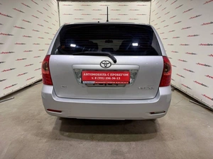 Универсал Toyota Corolla Fielder 2005 года, 655000 рублей, Красноярск