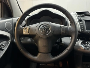 Внедорожник Toyota RAV4 2011 года, 1797000 рублей, Красноярск