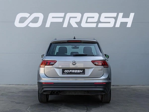 Внедорожник Volkswagen Tiguan 2017 года, 2340000 рублей, Краснодар