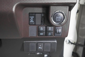 Минивэн Toyota Roomy 2020 года, 1149000 рублей, Кемерово