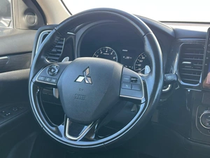 Внедорожник Mitsubishi Outlander 2017 года, 1950000 рублей, Ижевск