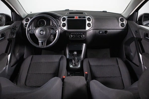 Внедорожник Volkswagen Tiguan 2010 года, 1489000 рублей, Сургут