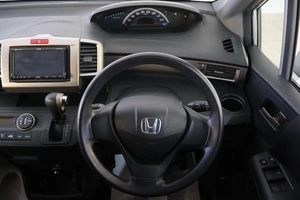 Минивэн Honda Freed 2011 года, 1289000 рублей, Омск