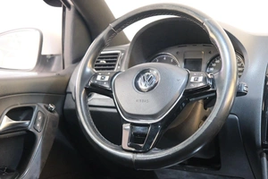 Седан Volkswagen Polo 2010 года, 599000 рублей, Омск