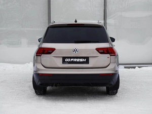 Внедорожник Volkswagen Tiguan 2017 года, 2100000 рублей, Тверь
