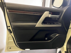 Внедорожник Toyota Land Cruiser 2016 года, 6899000 рублей, Красноярск