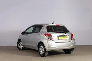 Хетчбэк Toyota Vitz 2012 года, 849000 рублей, Новосибирск