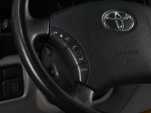 Внедорожник Toyota Land Cruiser 2007 года, 1950000 рублей, Омск
