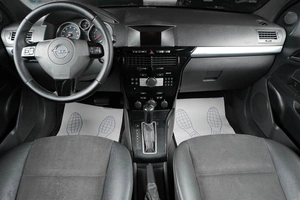 Хетчбэк Opel Astra GTC 2010 года, 599000 рублей, Тюмень