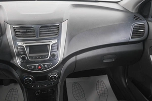 Седан Hyundai Solaris 2014 года, 699000 рублей, Кемерово