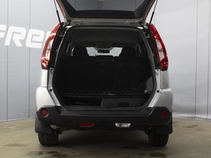 Внедорожник Nissan X-Trail 2012 года, 1240000 рублей, Омск