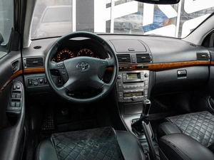 Седан Toyota Avensis 2008 года, 835000 рублей, Краснодар