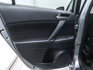 Хетчбэк Mazda 3 2011 года, 930000 рублей, Красноярск