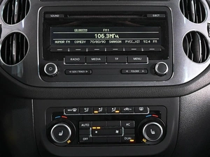 Внедорожник Volkswagen Tiguan 2012 года, 1499000 рублей, Ростов-на-Дону