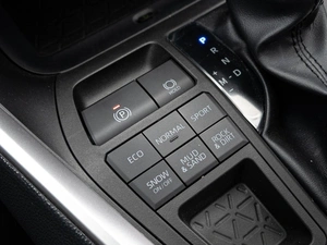 Внедорожник Toyota RAV4 2025 года, 4470000 рублей, Краснодар