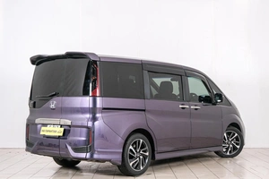 Минивэн Honda Stepwgn 2017 года, 2149000 рублей, Красноярск