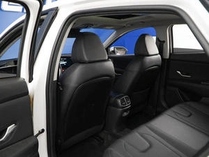 Седан Hyundai Elantra 2023 года, 1987077 рублей, Москва