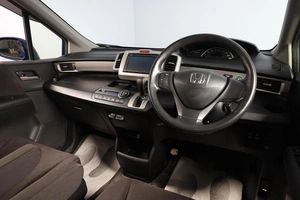 Минивэн Honda Freed 2014 года, 1299000 рублей, Новосибирск