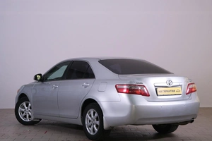 Седан Toyota Camry 2010 года, 1499000 рублей, Омск