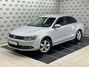 Седан Volkswagen Jetta 2012 года, 1081500 рублей, Красноярск