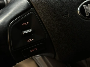 Седан Kia Rio 2013 года, 997000 рублей, Красноярск