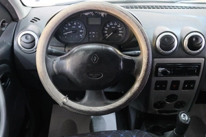 Седан Renault Logan 2007 года, 319000 рублей, Омск