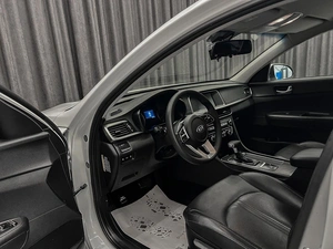 Седан Kia K5 2019 года, 1950000 рублей, Красноярск