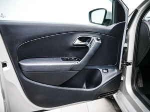 Седан Volkswagen Polo 2013 года, 850000 рублей, Красноярск