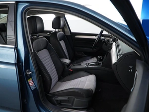 Седан Volkswagen Passat 2017 года, 2449077 рублей, Москва
