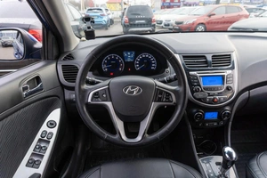 Седан Hyundai Solaris 2011 года, 859000 рублей, Саратов