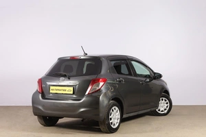 Хетчбэк Toyota Vitz 2011 года, 599000 рублей, Новосибирск