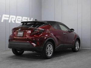 Внедорожник Toyota C-HR 2018 года, 2400000 рублей, Омск