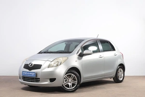 Хетчбэк Toyota Vitz 2005 года, 649000 рублей, Новосибирск
