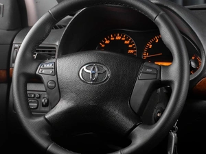 Седан Toyota Avensis 2006 года, 799000 рублей, Тюмень