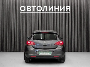Хетчбэк Opel Astra 2010 года, 550000 рублей, Красноярск