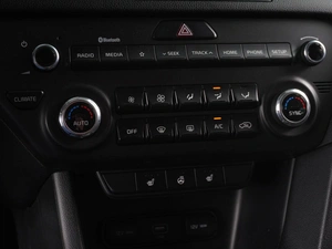 Внедорожник Kia Sportage 2018 года, 2098000 рублей, Красный Пахарь