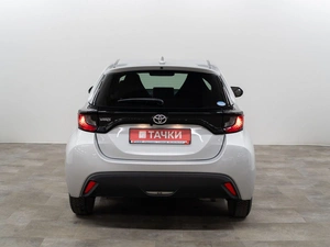 Хетчбэк Toyota Yaris 2020 года, 1280000 рублей, Красноярск